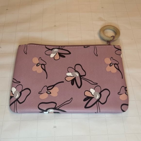 🌷 3 / $9 -NWOT IPSY April 2020 Cosmetic Bag🌷 - Picture 3 of 3